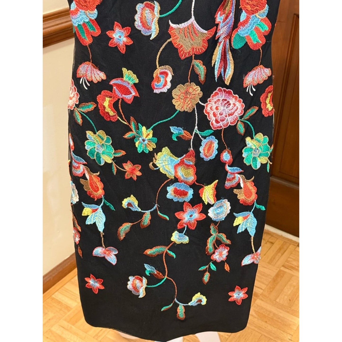 Nicole Miller New York Dress 4 Black Floral Embroidered Bodycon Midi Sleeveless