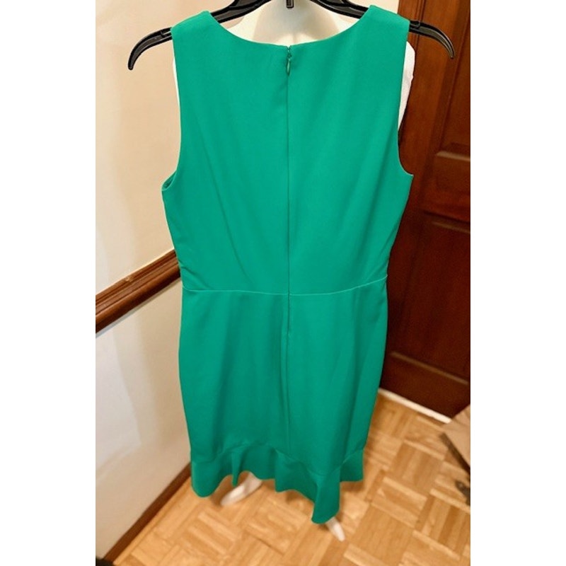Lauren Ralph Lauren Green Wrap Dress Size 8 Sleeveless Ruffle Hem Elegant Work Dinner