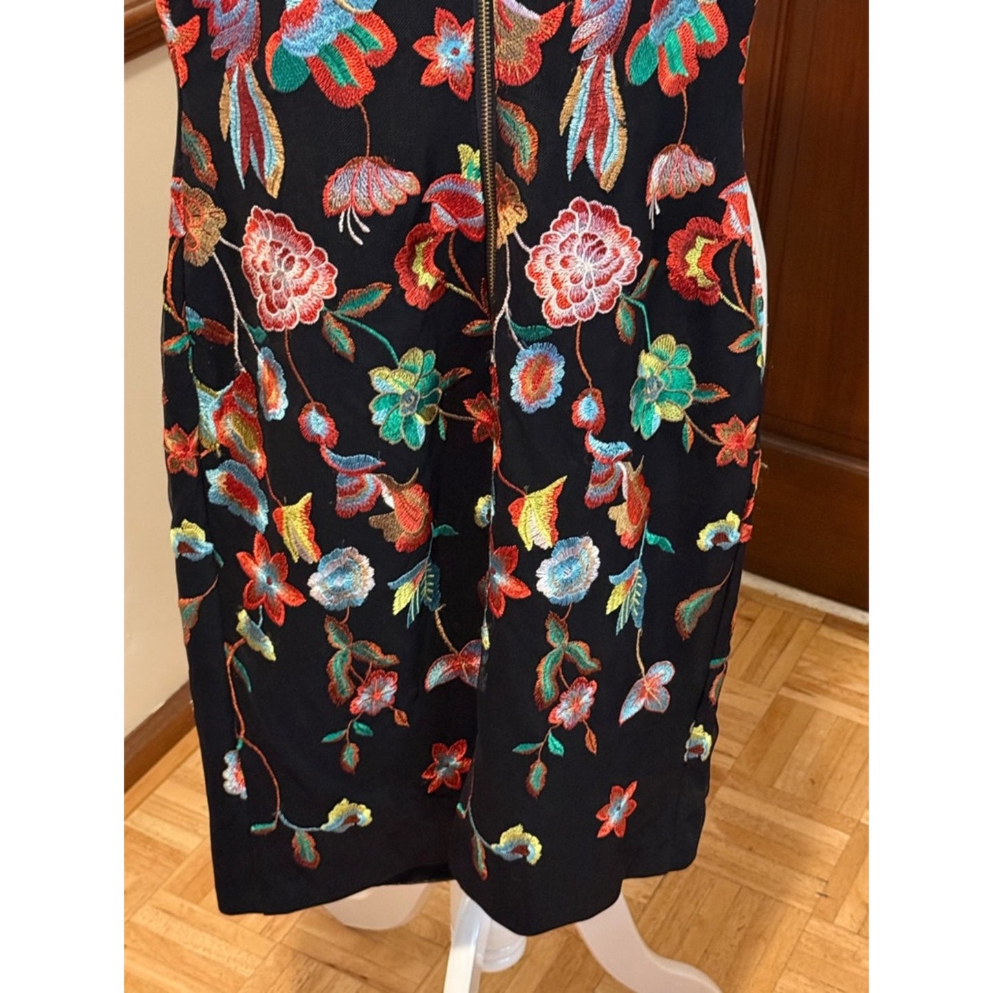 Nicole Miller New York Dress 4 Black Floral Embroidered Bodycon Midi Sleeveless