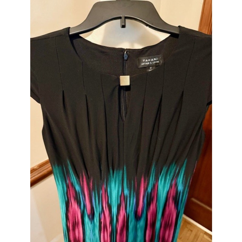 Tahari Arthur S Levine Dress Size 2 Black Ikat Print Sheath Work Office Chic
