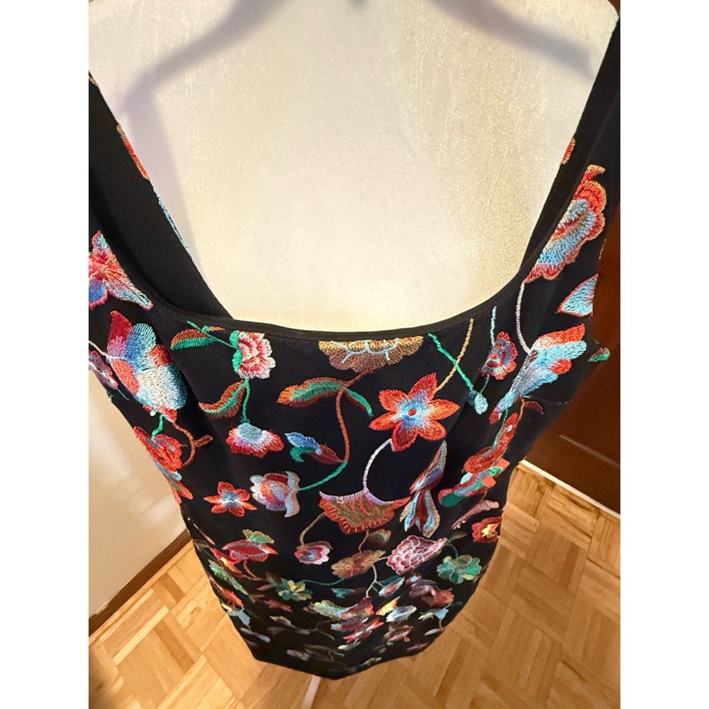 Nicole Miller New York Dress 4 Black Floral Embroidered Bodycon Midi Sleeveless
