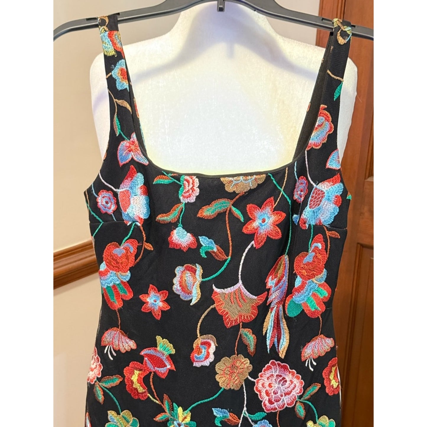 Nicole Miller New York Dress 4 Black Floral Embroidered Bodycon Midi Sleeveless